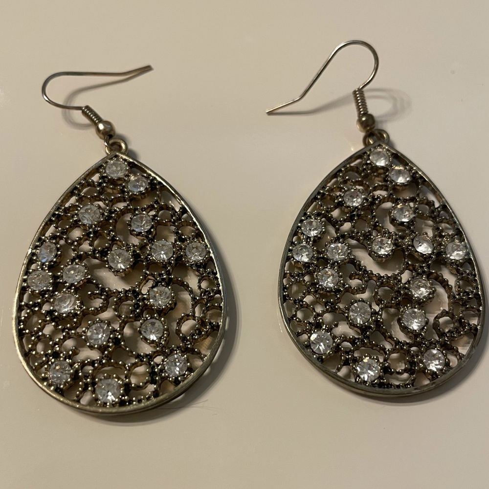 Earrings - Picture 2 of 4